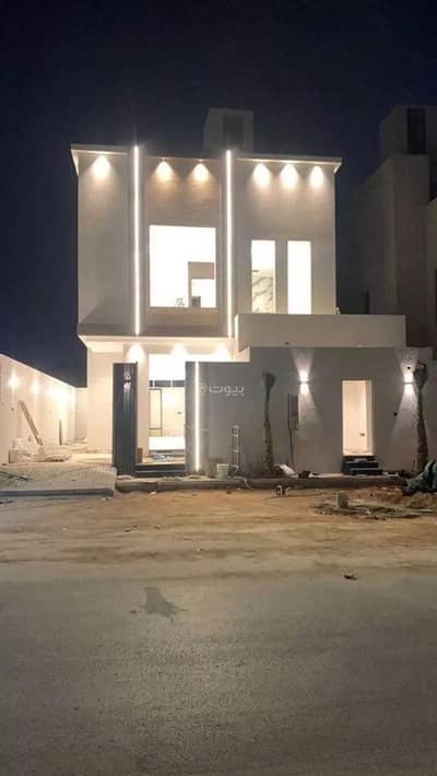 5 Bedroom House for Sale in East Riyadh, Riyadh - 5 Rooms House For Sale on K'ab Bin Al Harith Street, Riyadh