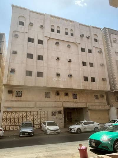 11 Bedroom Residential Building for Sale in Al Jamiah, Makkah - Residential building with 61 bedrooms for sale in the university area, Mecca
