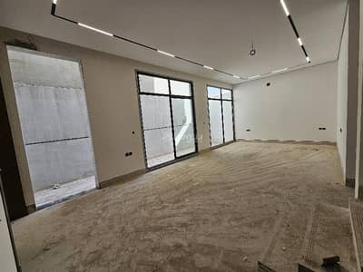 5 Bedroom Villa for Sale in East Riyadh, Riyadh - Internal Staircase Villa for Sale in Al Maizilah, East Riyadh