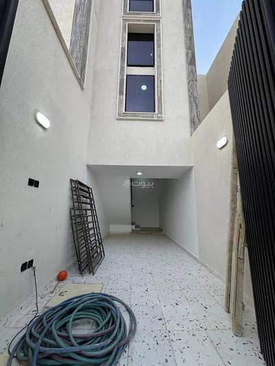 دور 3 غرف نوم للبيع في شرق الرياض، الرياض - دور للبيع في شارع اسماء بنت يزيد, حي المعيزيلة, مدينة الرياض, منطقة الرياض
