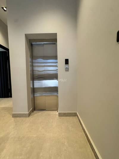 4 Bedroom Apartment for Sale in East Riyadh, Riyadh - For sale, apartment with roof in Qurtubah district, excellent location near all services