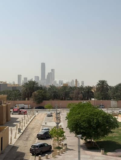 فلیٹ 4 غرف نوم للايجار في شمال الرياض، الرياض - شقة مفروشة أنيقة 3 غرف نوم بإطلالة على الحديقة والمركز المالي