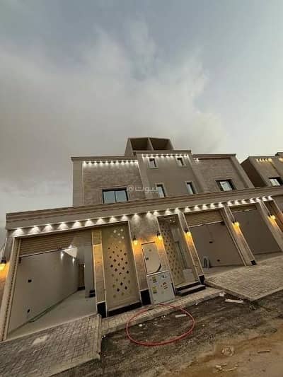 دور 4 غرف نوم للبيع في شرق الرياض، الرياض - 4 غرف نوم ادوار للبيع في الجنادرية