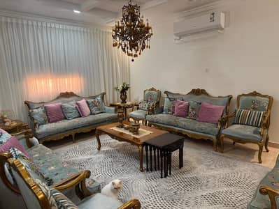 10 Bedroom Building for Sale in Mahzur, Madina - Building + villa for sale in a prime location