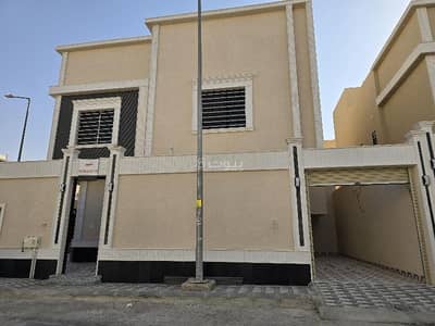 7 Bedroom Villa for Sale in South Riyadh, Riyadh - For sale a villa with an internal staircase and an apartment on two streets personal work